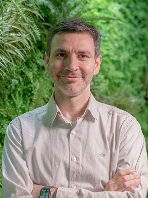 Eser Özvataf